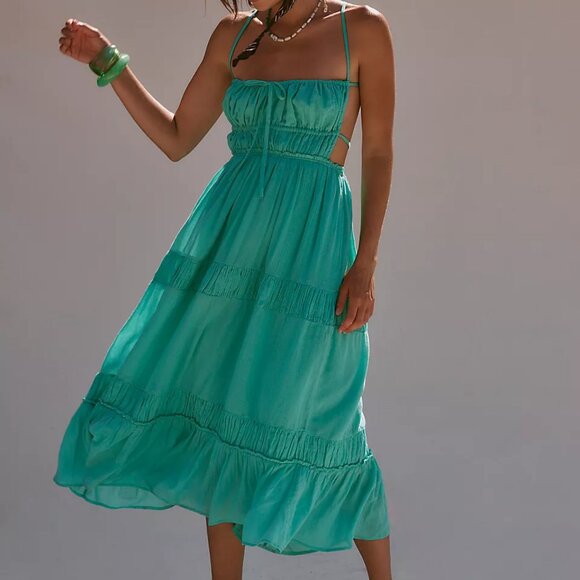 NWT free est Taking Sides Maxi Color Atlantis
